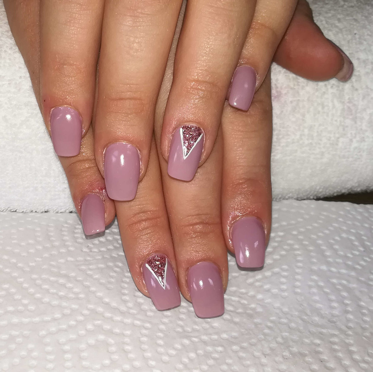 nudefarbene Gelnägel von Melinda’s Nails